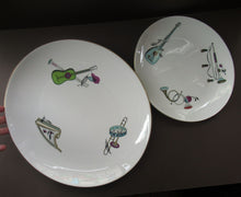 Load image into Gallery viewer, Large Royal Worcester Serving Platter: 1960s Fiesta Pattern
