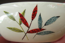Load image into Gallery viewer, 1950s MIDWINTER Gravy Boat or Jug. Collectable HAWAII PATTERN
