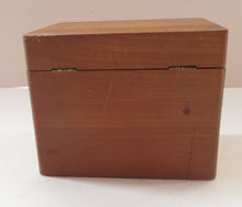 Load image into Gallery viewer, 1950s Wooden Card Box for Recipes Rooster Design
