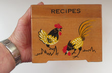 Load image into Gallery viewer, 1950s Wooden Card Box for Recipes Rooster Design
