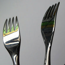 Load image into Gallery viewer, 1960s British Glosswood Cutlery. Box of Six Forks

