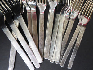 GERALD BENNEY for Viners, Sheffield. Sable Pattern. EXTENSIVE Canteen Set of 90 Pieces in Original Wooden Case