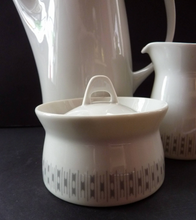 Load image into Gallery viewer, Beautiful Vintage 1960s NORWEGIAN Porcelain Porsgrund Coffee Set: RISOTTO Pattern
