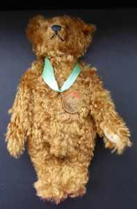 Vintage STEIFF Danbury Mint BEAR. Long Curly Auburn Mohair. Issue 669521