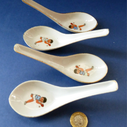 Four Vintage Chinese Porcelain Spoons Table Tennis Image