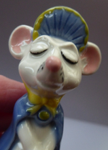 Load image into Gallery viewer, Collectable Vintage Wade Ceramic Figurine. ADRUNDEL LADY MOUSE. Rare Limited Edition Issue of only 200
