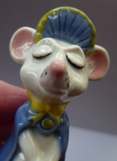 Collectable Vintage Wade Ceramic Figurine. ADRUNDEL LADY MOUSE. Rare Limited Edition Issue of only 200