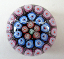 Load image into Gallery viewer, 1970s MINIATURE Scottish Strathearn Glass Paperweight
