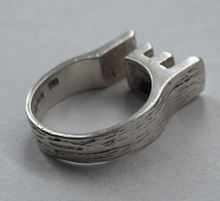 Load image into Gallery viewer, 1970s Abstract Silver Ring Signed CD
