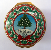 Load image into Gallery viewer, Vintage Halcyon Days Enamels Christmas Box 1988. Christmas Tree &amp; Holly Motifs. Excellent Condition
