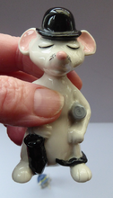 Load image into Gallery viewer, Collectable Vintage Wade Ceramic Figurine. ADRUNDEL TOWN MOUSE. Rare Limited Edition Issue of only 200
