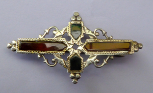 SCOTTISH SILVER: Delicated 1905 Edwardian Adie & Lovekin Ltd Brooch Inset with Agates