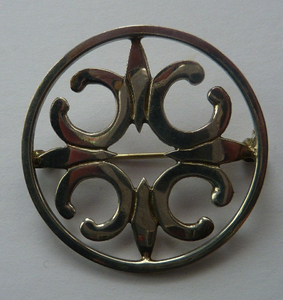 Beautiful Large Vintage 1970s Hallmarked Silver Scottish ORTAK Brooch by Malcolm Gray. In Original Box