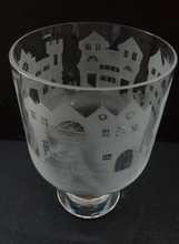Load image into Gallery viewer, Engraved Vintage Caithness SCOTTISH GLASS Rummer / Goblet by Colin Terris (1937 - 2007). The Pied Piper playing on his enchanted pipe
