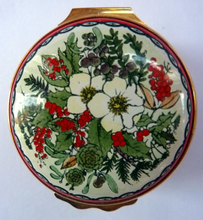 Load image into Gallery viewer, Vintage Halcyon Days Enamels Christmas Box 1983. Traditional Image of Christmas Flowers. Excellent Condition

