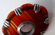 Load image into Gallery viewer, SCOTTISH SILVER. Victorian Striped SLAB Agate Brooch with Silver Settings
