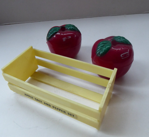 KITSCH 1960s Plastic Red Apples in a Basket Plastic Salt and Pepper Set