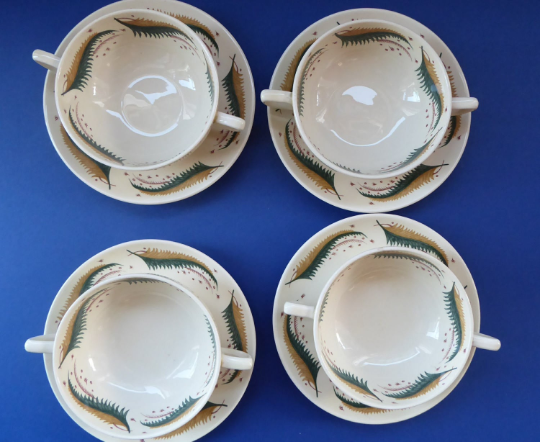 1950s Vintage Susie Cooper Pottery BRACKEN PATTERN. Rare Set of FOUR Soup Bowls & Saucers