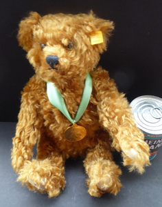 Vintage STEIFF Danbury Mint BEAR. Long Curly Auburn Mohair. Issue 669521