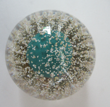 Load image into Gallery viewer, SCOTTISH PAPERWEIGHT. Vintage 1960s Strathearn Sea Urchin Paperweight with Original Paper Label
