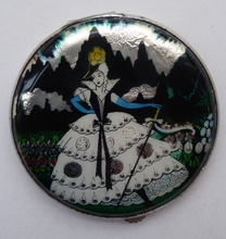Load image into Gallery viewer, 1930s LARGE Gwenda Tap Flap Powder Compact with Foil Image of Glamourous Lady in a Crinoline Dress. Excellent Vintage Condition
