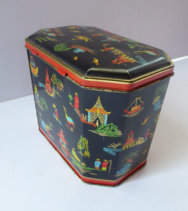 Vintage 1950s SCOTTISH Biscuit Tin for William Crawford. Stylish Mid Century Image with Stylised Chinese Motifs