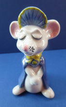 Load image into Gallery viewer, Vintage Wade Ceramic Figurine. ADRUNDEL LADY MOUSE
