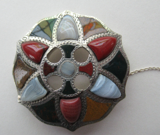 SCOTTISH VICTORIAN SILVER & Agate Hardstone Brooch