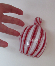 Load image into Gallery viewer, Fratelli Toso A Canne Miniature Glass Vase 1950s
