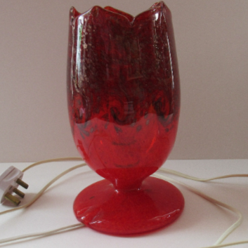 1950s Scottish VASART Glass Tulip Lamp in Swirly Scarlet Red and Black Shades. WORKING