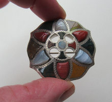 Load image into Gallery viewer, SCOTTISH VICTORIAN SILVER &amp; Agate Hardstone Brooch
