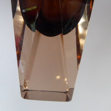 Load image into Gallery viewer, Vintage MURANO Mandruzzato Sommerso Facet Cut Cinnamon Vase. With Original NASON Label
