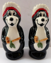 Load image into Gallery viewer, Wade Hamms Beer Bears Salt and Pepper Set
