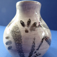 Load image into Gallery viewer, SCOTTISH STUDIO POTTERY Vase by KENNETH ANNAT for Bemersyde Pottery
