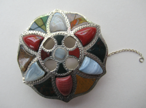 SCOTTISH VICTORIAN SILVER & Agate Hardstone Brooch