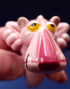 Cute Vintage Ceramic PINK PANTHER Figurine Knife Rest by UAC Geoffrey. Made in Japan, 1980s
