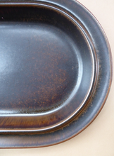 Load image into Gallery viewer, ARABIA POTTERY, Finland. 1960s Rarer RUSKA Oval Serving Platter or Large Shallow Bowl. Designed by Ulla Procope
