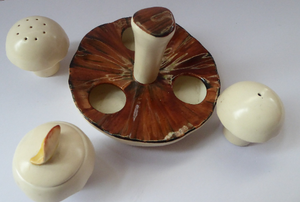 CARLTON WARE Vintage 1960s Cruet Set Representing Button Mushrooms on Flat Mushroom Base