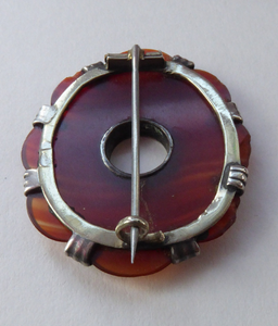 SCOTTISH SILVER. Victorian Striped SLAB Agate Brooch with Silver Settings