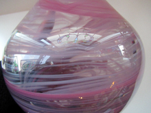 Load image into Gallery viewer, 1986 LARGE Vintage Mdina Glass ONION Shape Glass Vase Pink Colour SIGNED. 10 1/2 inches in height
