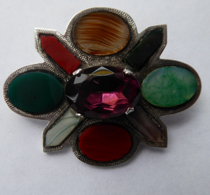 SCOTTISH SILVER: Vintage Agate Brooch with 1952 Glasgow Hallmark. Brooch set with Coloured Agates and Dark Amethyst
