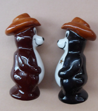 Load image into Gallery viewer, Wade Hamms Beer Bears Salt and Pepper Set
