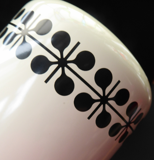Vintage 1960s JAPANESE White Enamel Ice Bucket with Atomic Design. Original plastic drip tray and chrome tongs