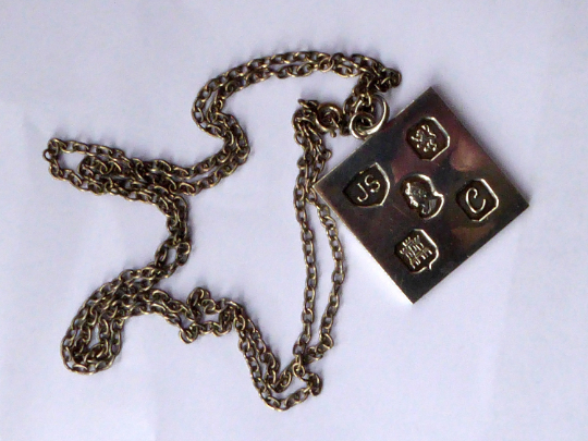 1970s Vintage Jack Spencer Sterling Silver Ingot Pendant & Chain. Edinburgh Hallmark for the Silver Jubilee