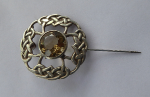 SCOTTISH SILVER Brooch. Stylish 1970s James Coull Design with Small Central Citrine. EDINBURGH Hallmark