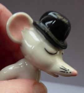 Collectable Vintage Wade Ceramic Figurine. ADRUNDEL TOWN MOUSE. Rare Limited Edition Issue of only 200