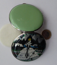 Load image into Gallery viewer, 1930s LARGE Gwenda Tap Flap Powder Compact with Foil Image of Glamourous Lady in a Crinoline Dress. Excellent Vintage Condition
