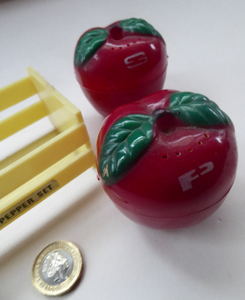 KITSCH 1960s Plastic Red Apples in a Basket Plastic Salt and Pepper Set