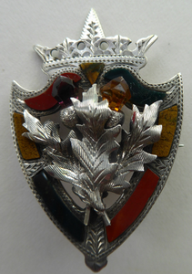 Antique 1901 SILVER BROOCH. Large Shield Brooch with Agates and Overlaid Silver Thistle. Adie Lovekin Ltd