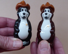 Load image into Gallery viewer, Wade Hamms Beer Bears Salt and Pepper Set
